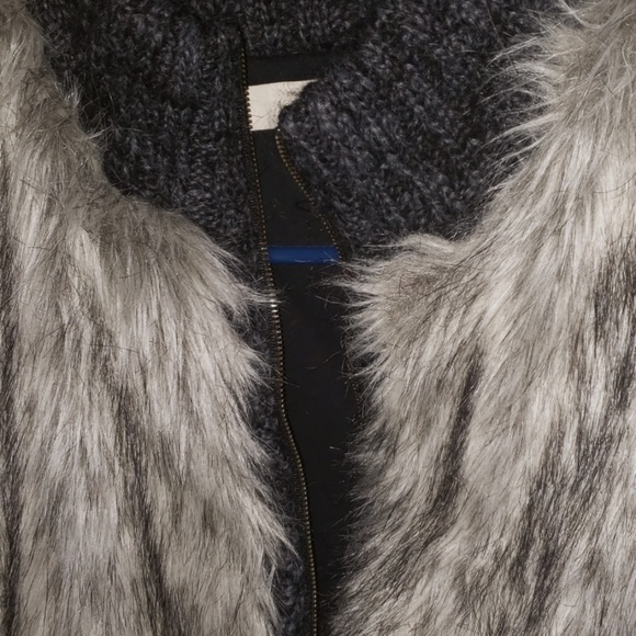 Fur vests - Picture 2 of 3